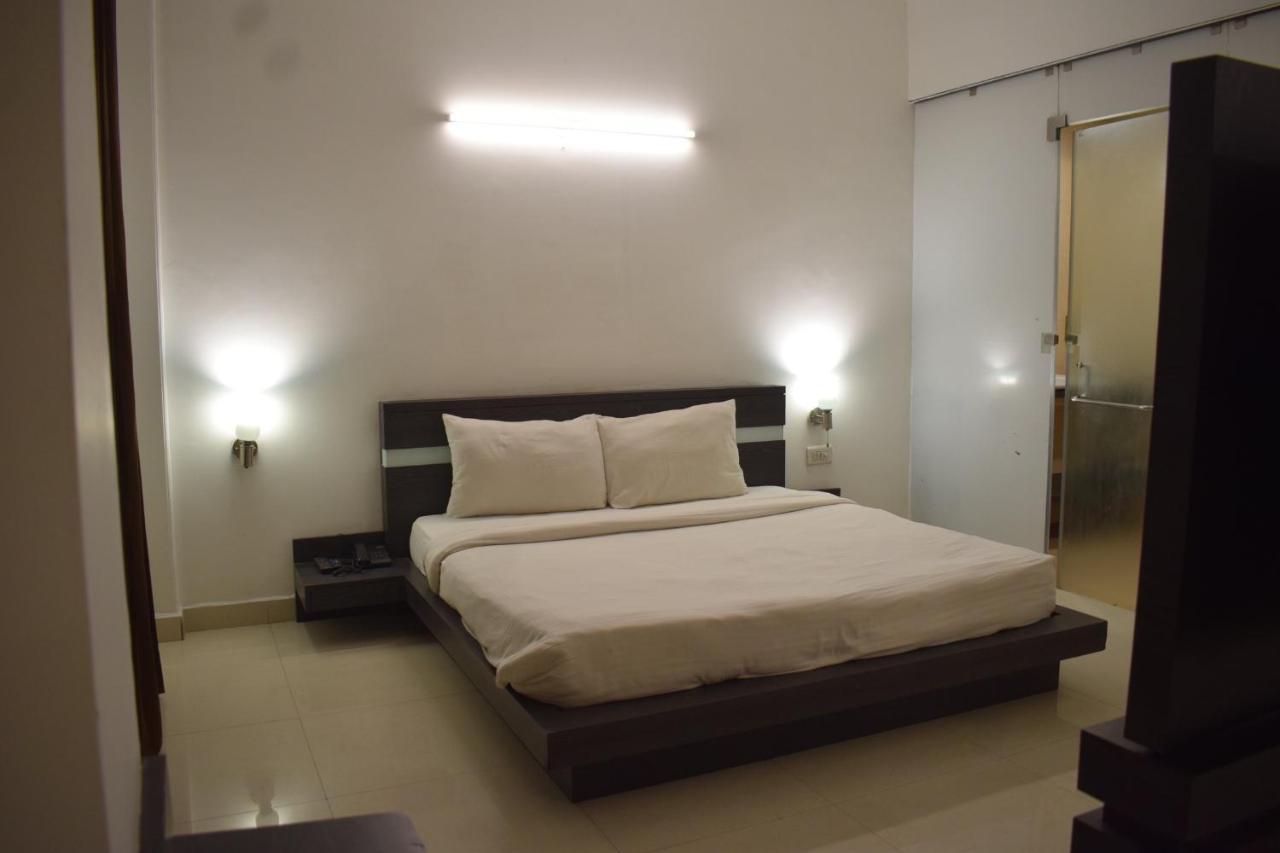 Hotel Chaupal By Casa Bella Gurgaon Exterior photo