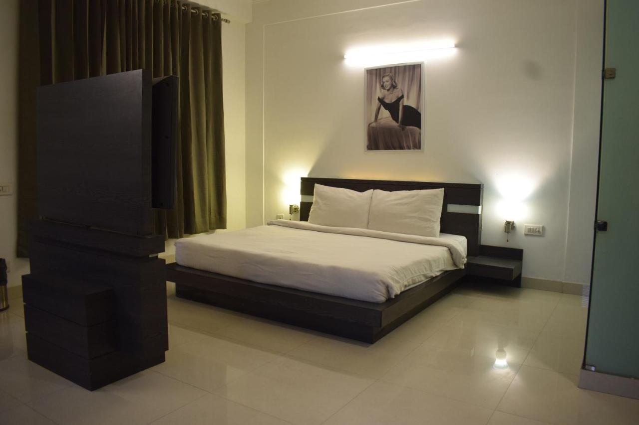 Hotel Chaupal By Casa Bella Gurgaon Exterior photo