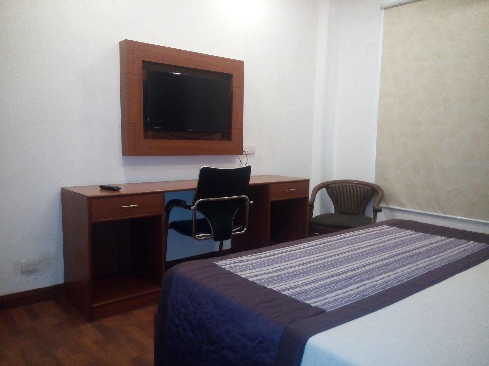 Hotel Chaupal By Casa Bella Gurgaon Exterior photo