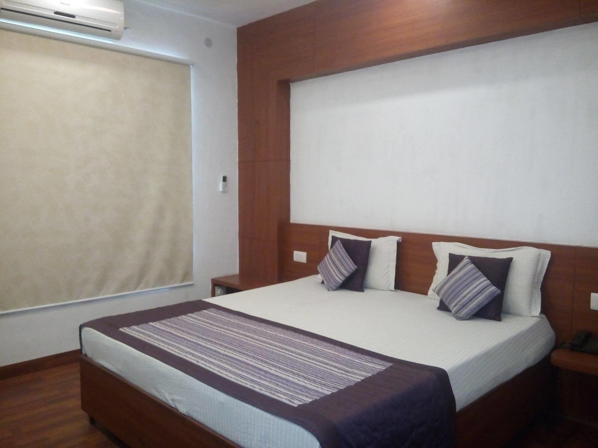 Hotel Chaupal By Casa Bella Gurgaon Exterior photo